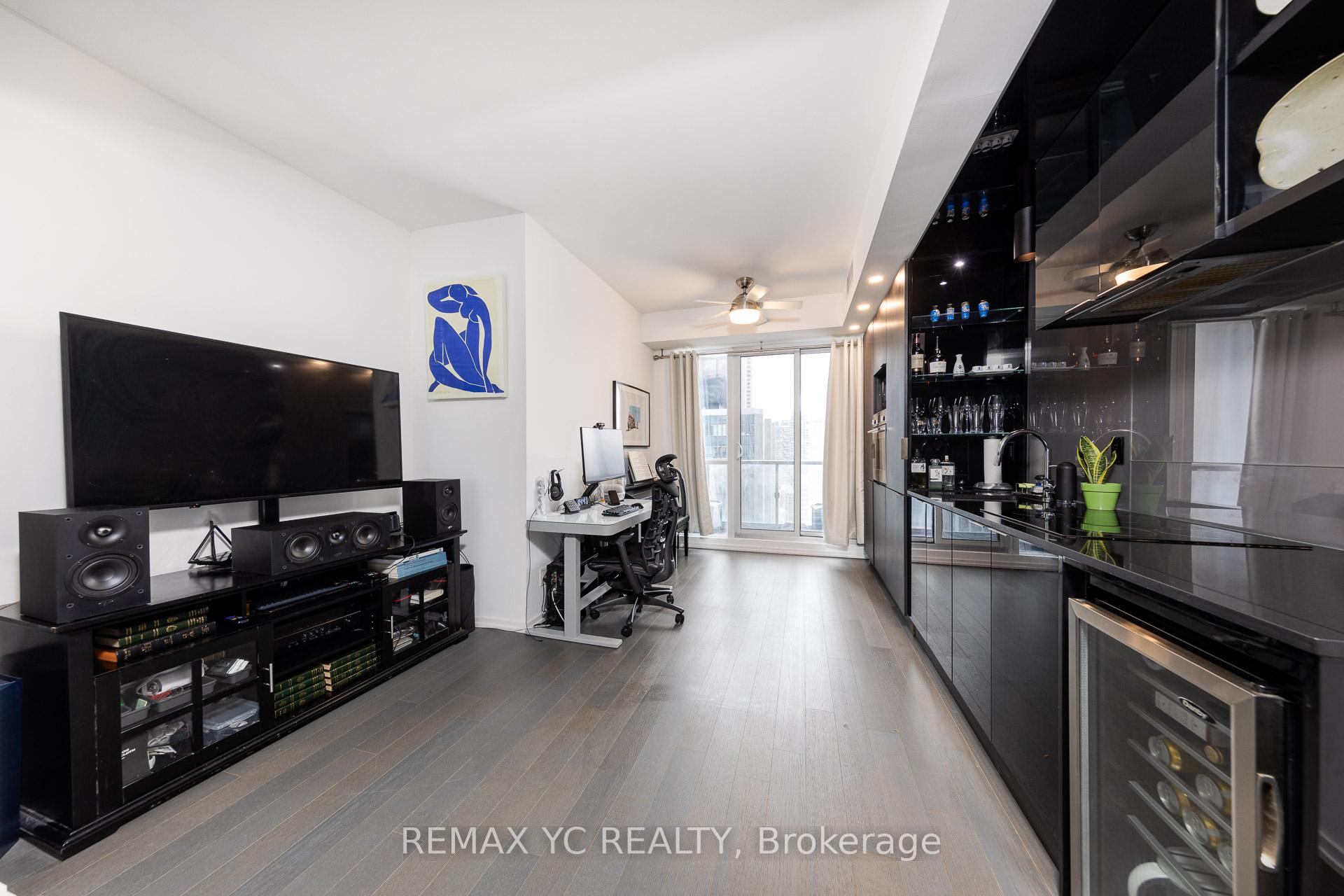 70 Temperance Street 2912, Toronto C01, ON M5H 0B1