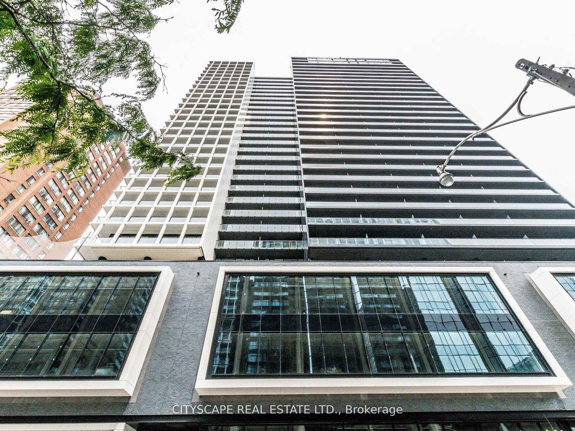 20 N Edward Street 1302, Toronto C01, ON M5G 0C5