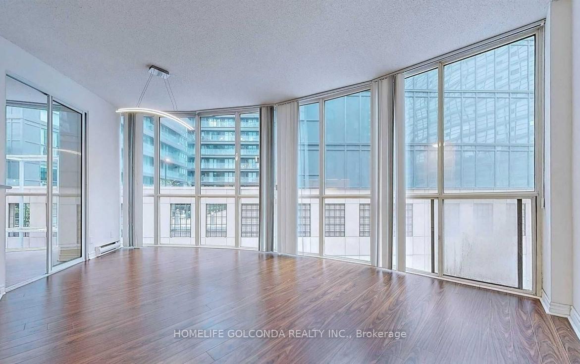 24 Wellesley Street W 304, Toronto C01, ON M4Y 2X6
