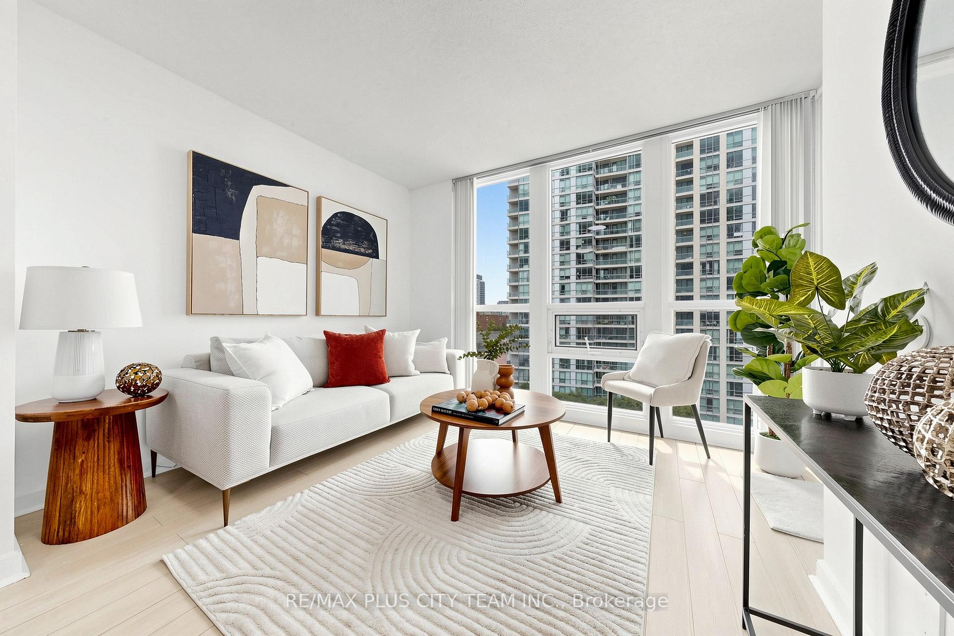 18 Harbour Street 1206, Toronto C01, ON M5J 2Z6