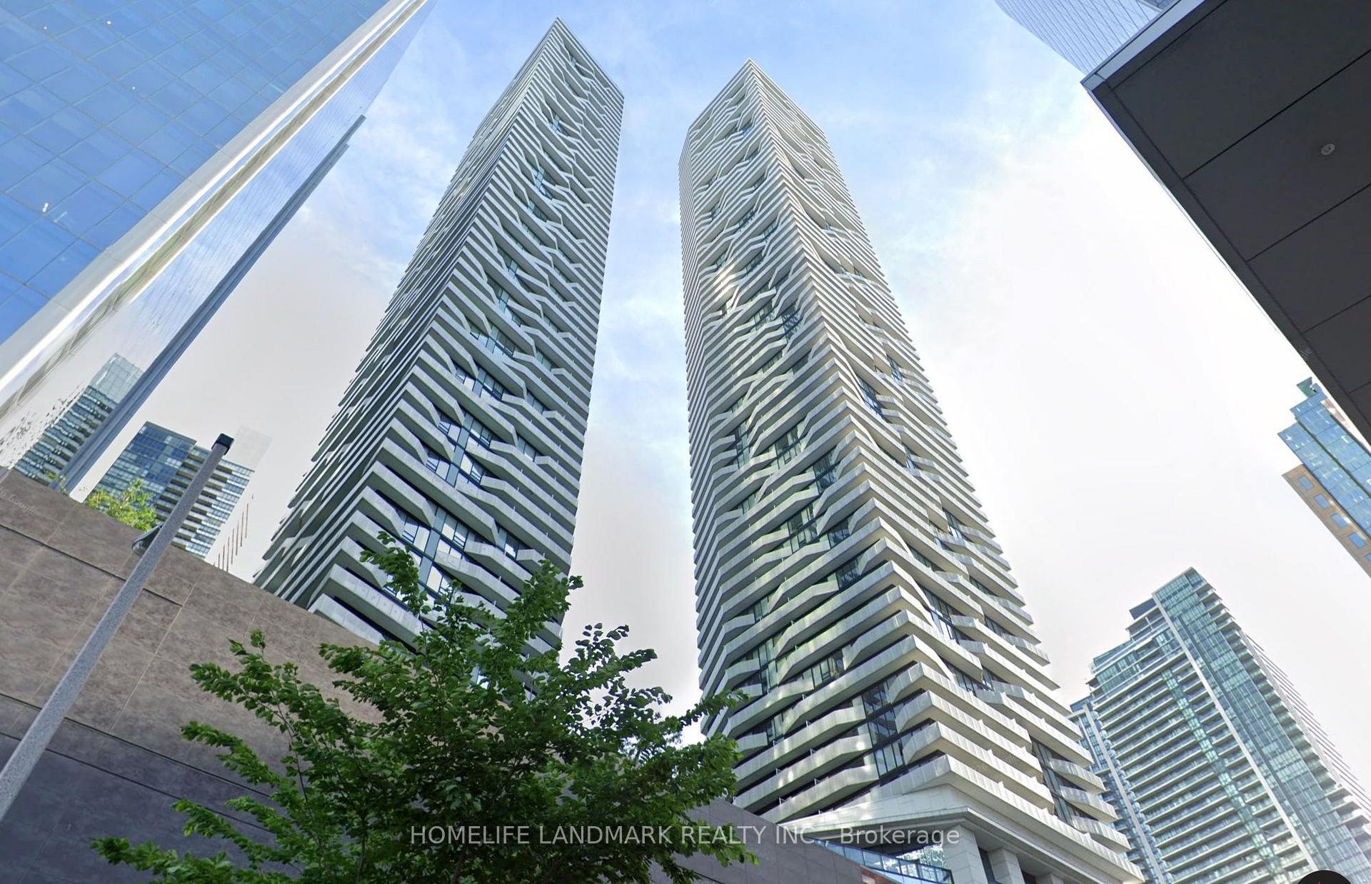 100 Harbour Street 6208, Toronto C01, ON M5J 0B5