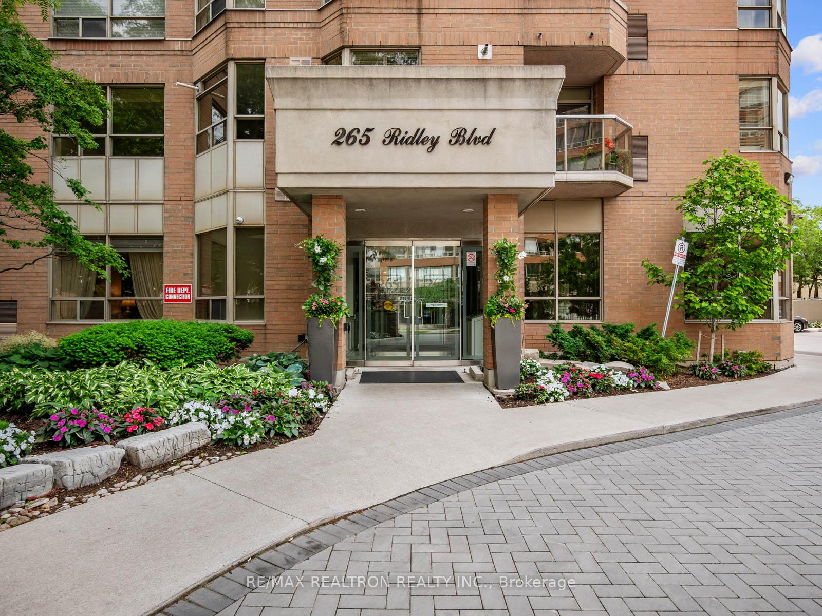 265 Ridley Boulevard 309, Toronto C04, ON M5M 4N8