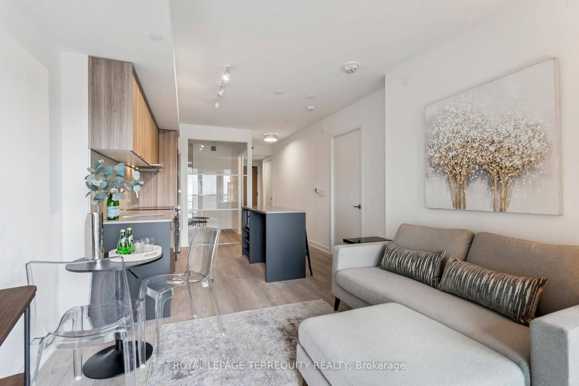 8 Tippett Road 809, Toronto C06, ON M3H 0E7