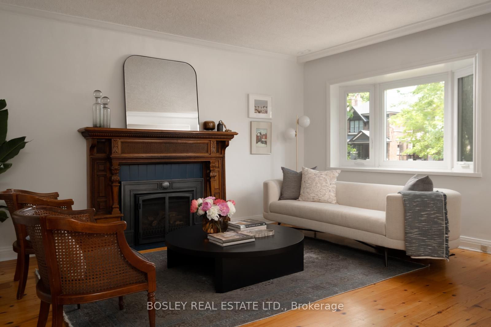 2 Roseneath Gardens, Toronto C03, ON M6C 3X6