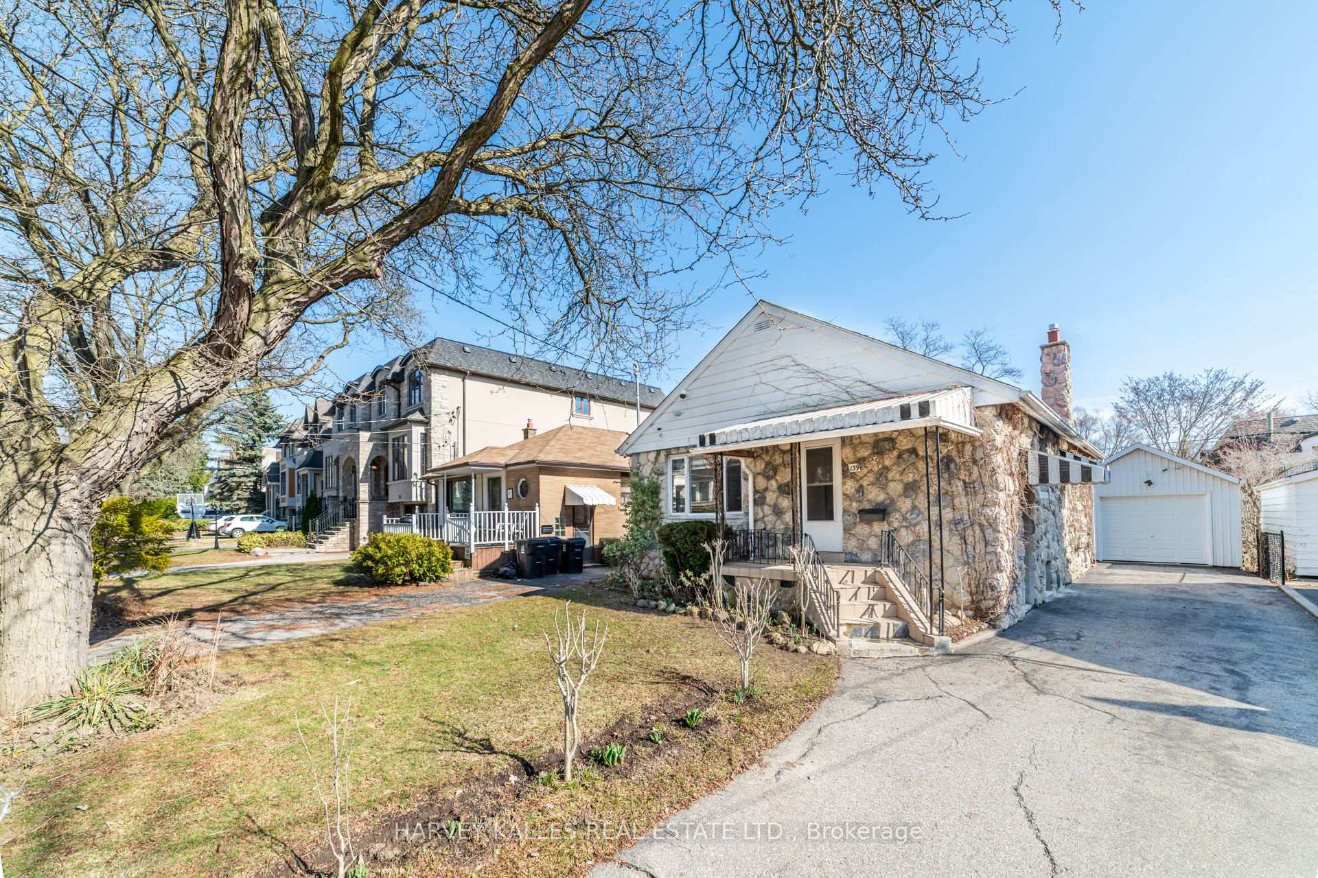 139 Kingsdale Avenue, Toronto C14, ON M2N 3W8
