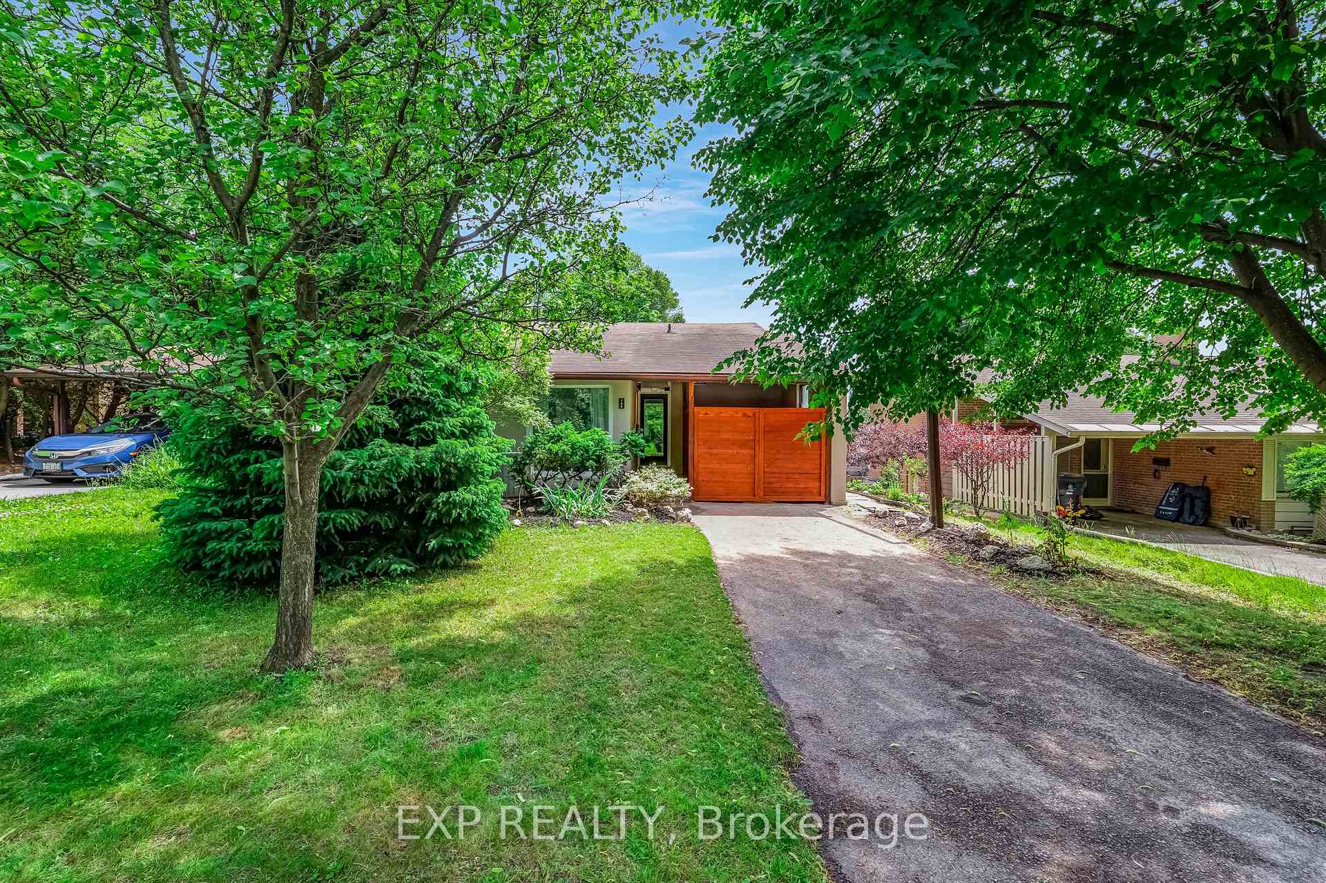 160 Cottonwood Drive, Toronto C13, ON M3C 2B4