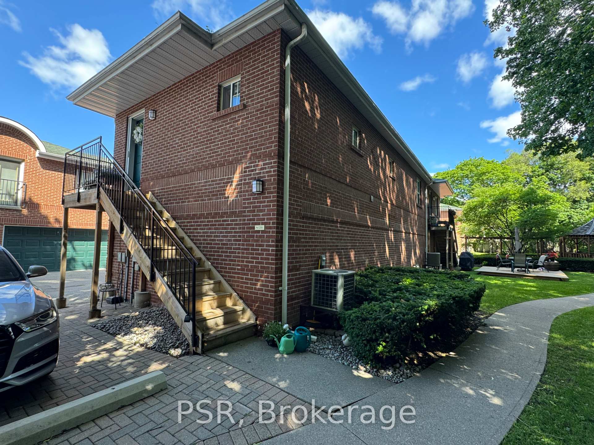 1361 Bayview Avenue CH1, Toronto C11, ON M4G 3A5