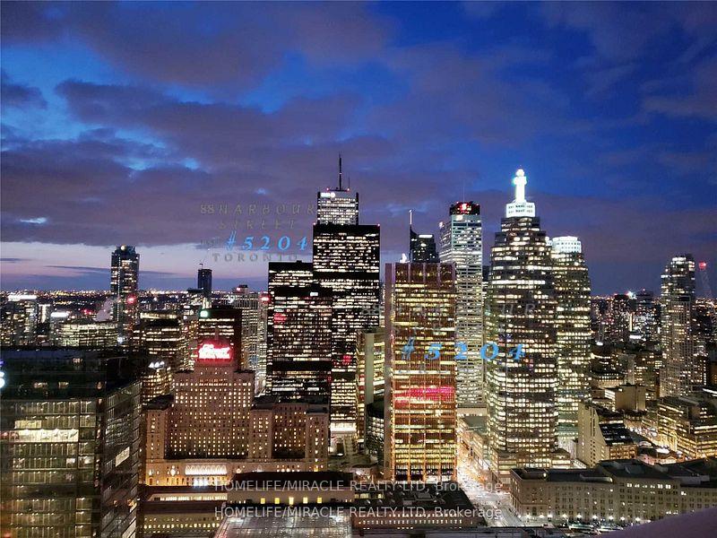 88 Harbour Street 5204, Toronto C01, ON M5J 1B7