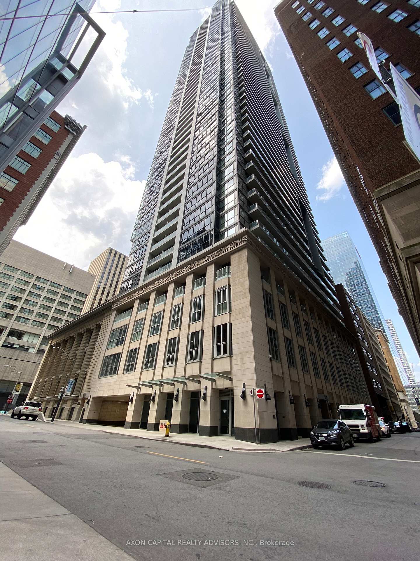 70 Temperance Street 3415, Toronto C01, ON M5H 0B1