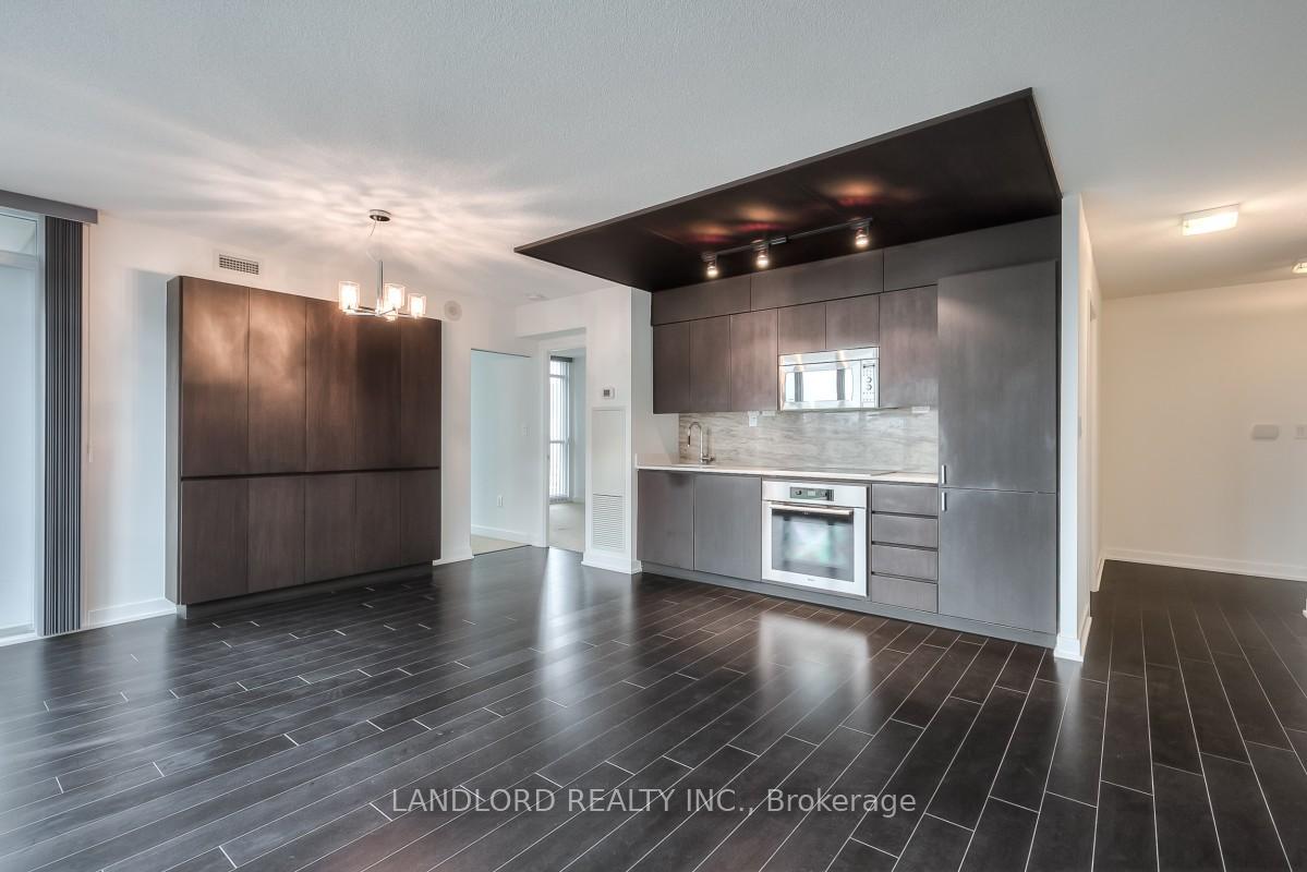 15 Iceboat Terrace 836, Toronto C01, ON M5V 4A5