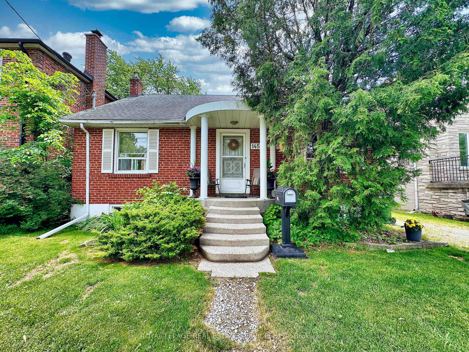 145 Parkview Avenue, Toronto C14, ON M2N 3Y6
