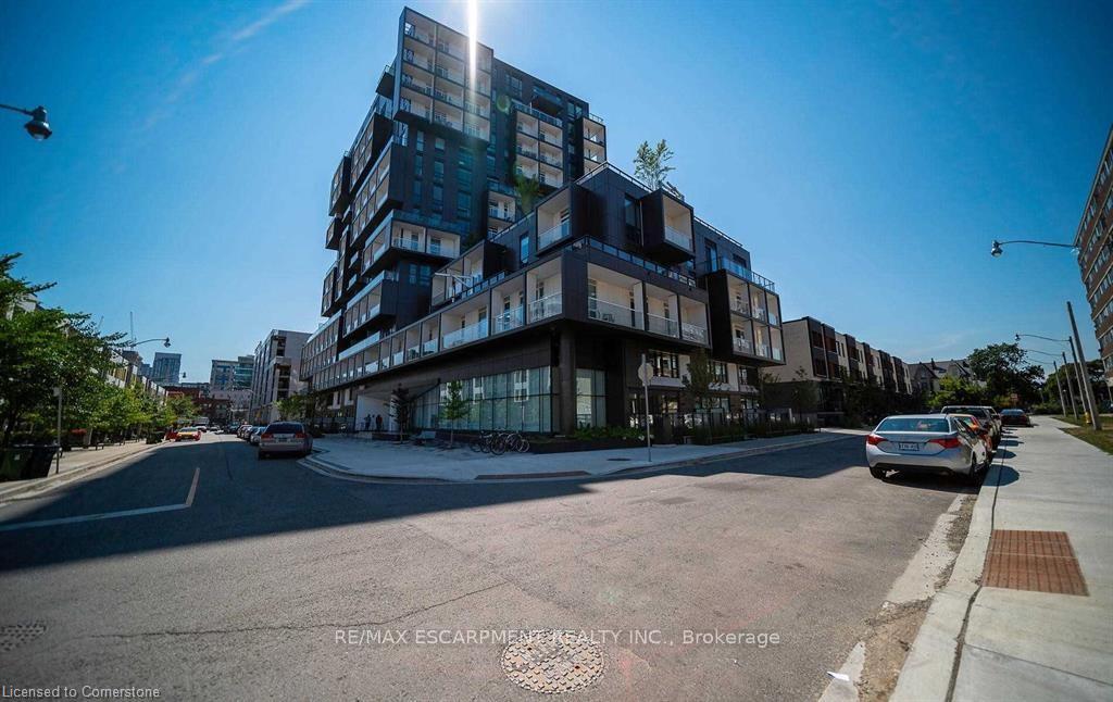 80 Vanauley Street 120, Toronto C01, ON M5T 0C9