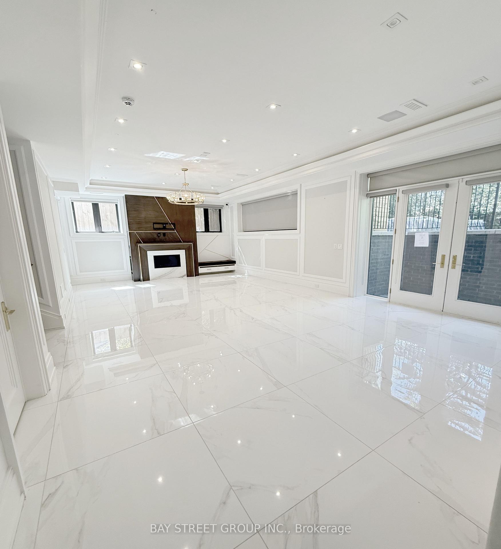 172 Maplehurst Avenue, Toronto C14, ON M2N 3B9