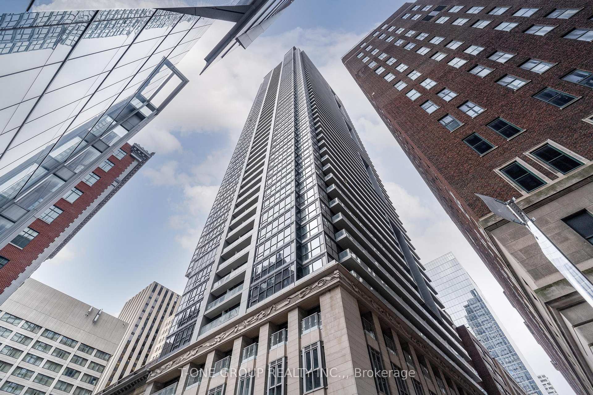 70 Temperance Street 4806, Toronto C01, ON M5H 0B1