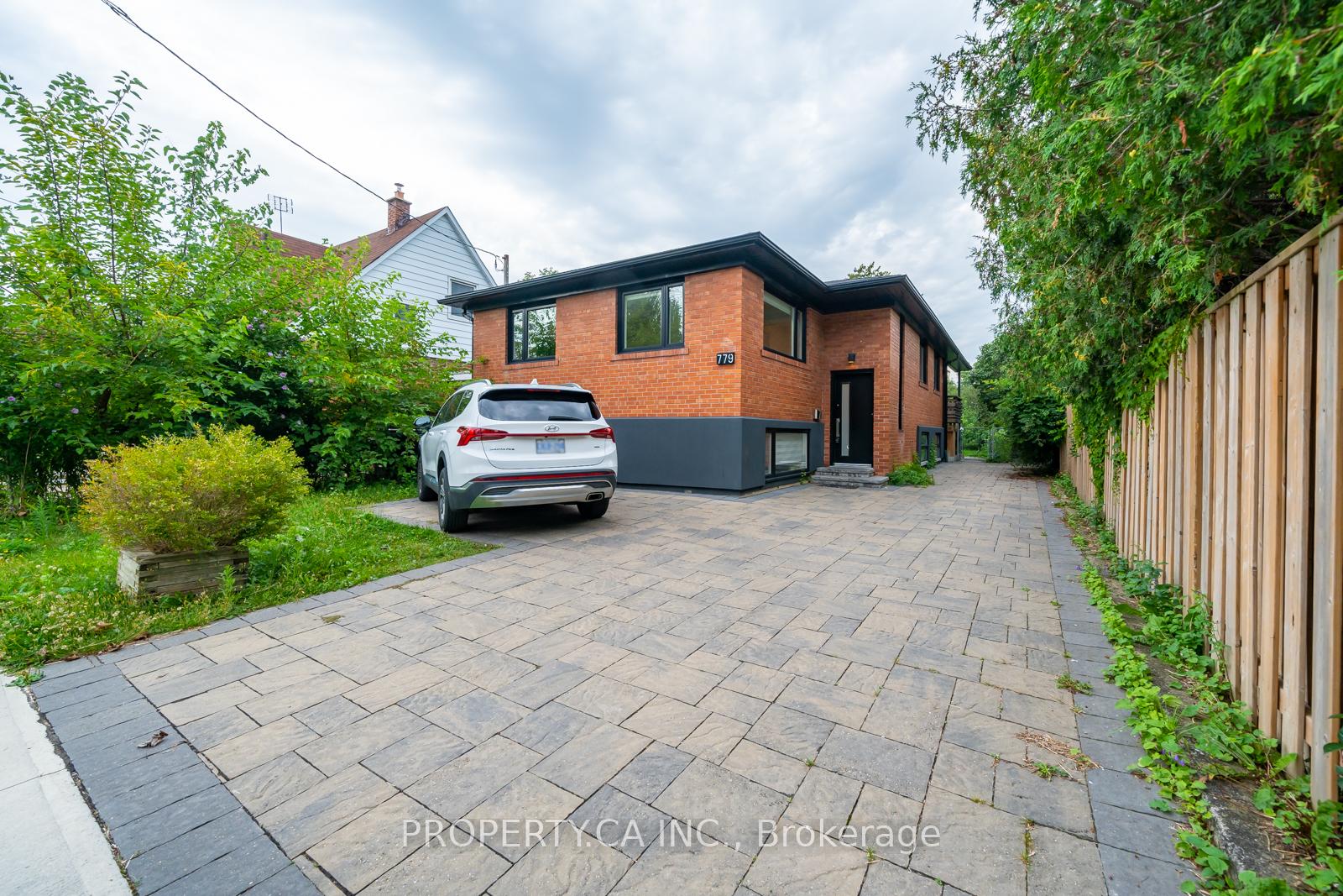 779 Willowdale Avenue Main, Toronto C14, ON M2N 5B5