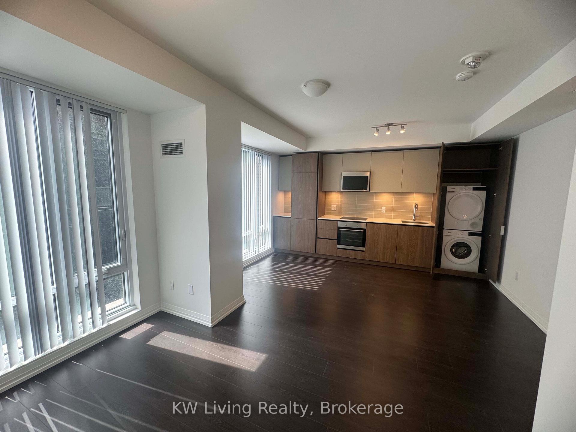 8 Widmer Street 613, Toronto C01, ON M5V 0W6