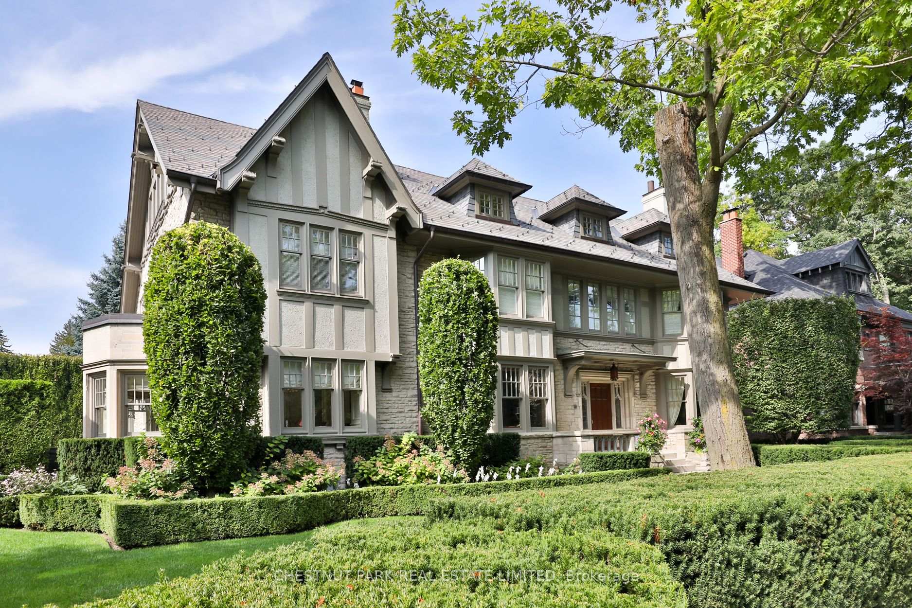 170 Roxborough Drive, Toronto C09, ON M4W 1X8