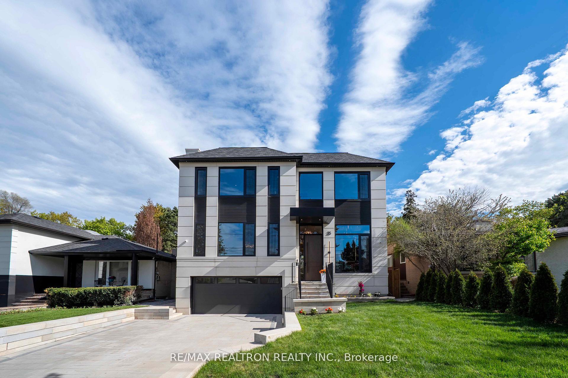 35 Foxwarren Drive, Toronto C15, ON M2K 1L1