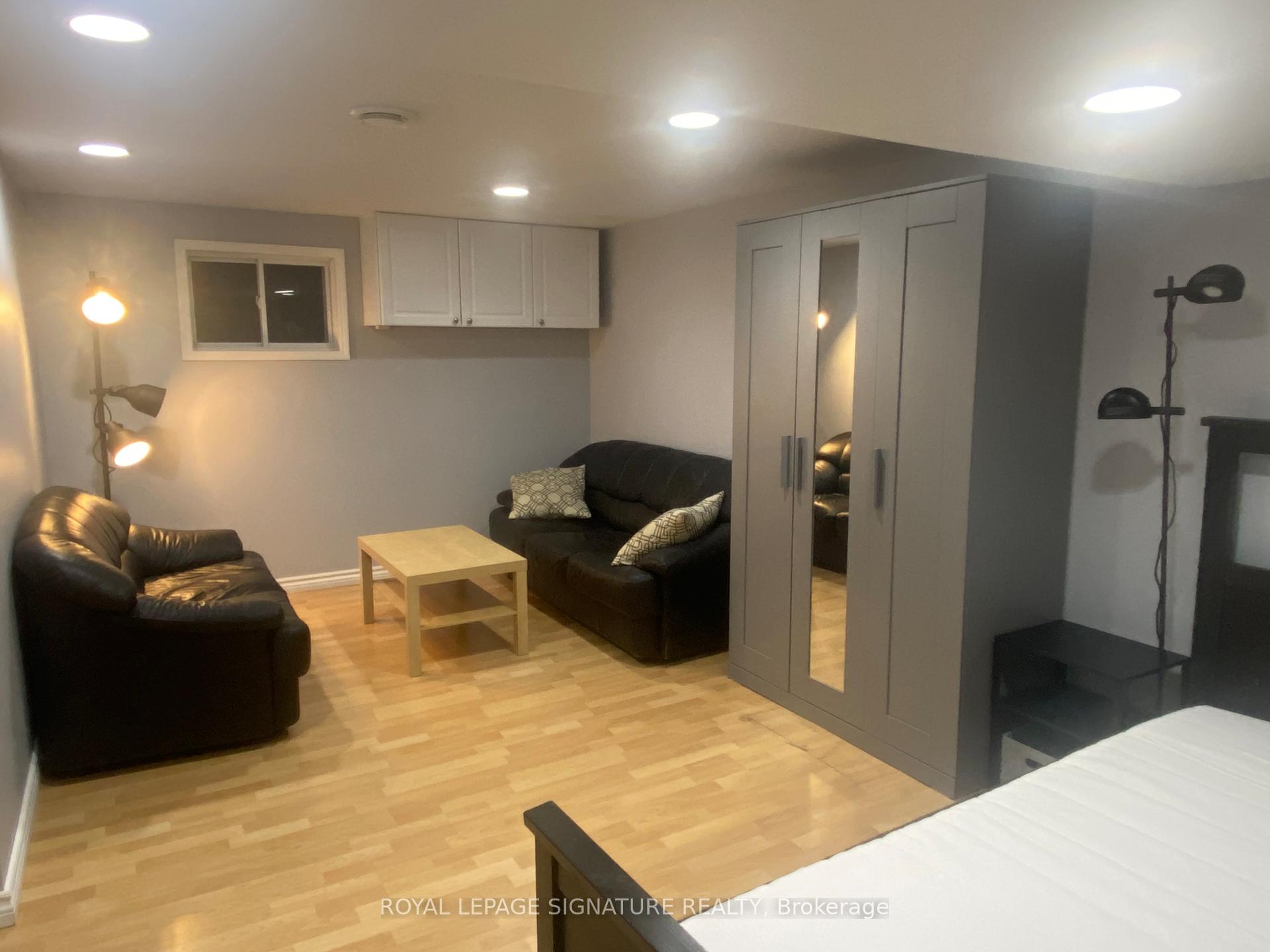 72 Whitehorn Crescent B-8, Toronto C15, ON M2J 3B2