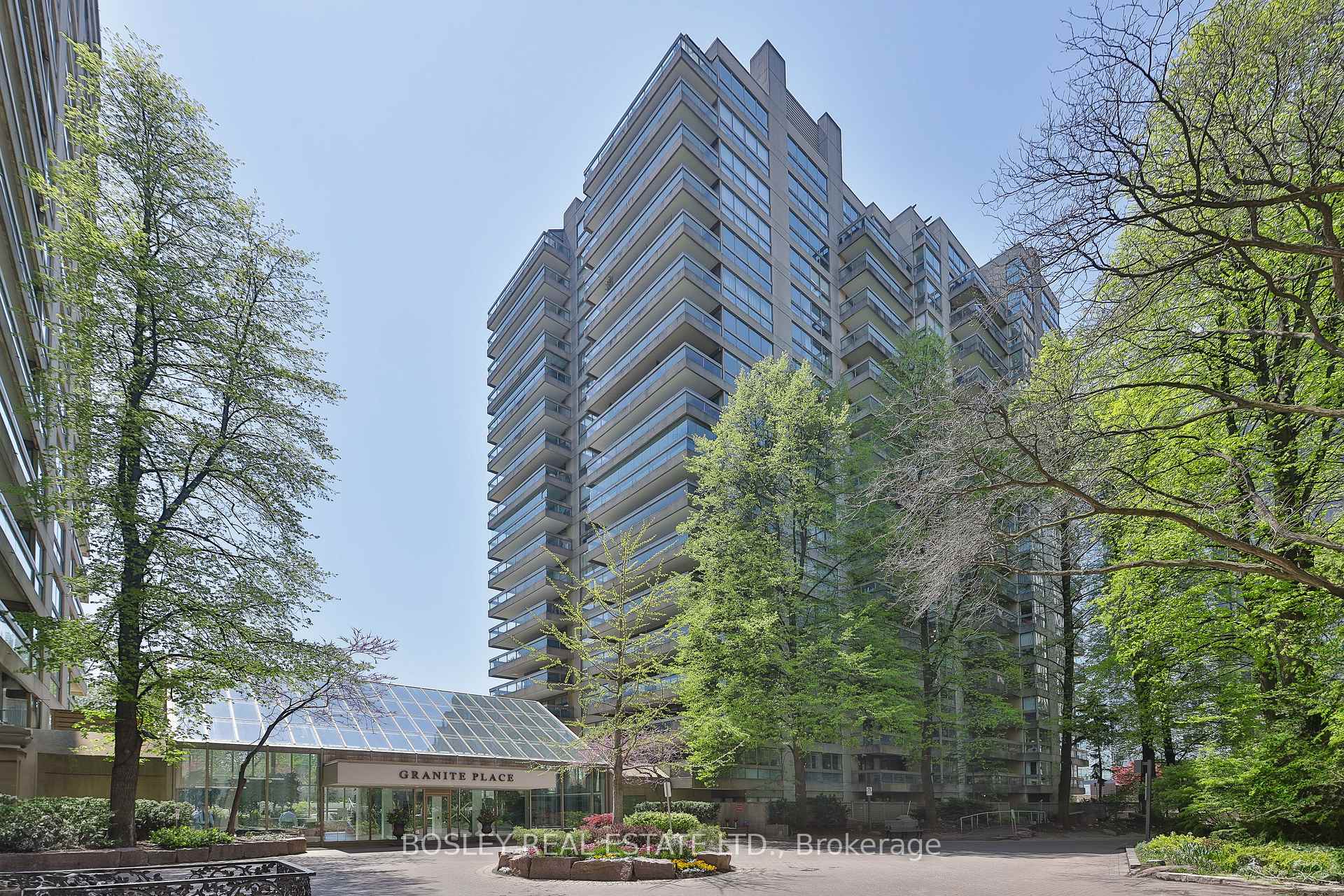 63 St Clair Avenue W 306, Toronto C02, ON M4V 2Y9