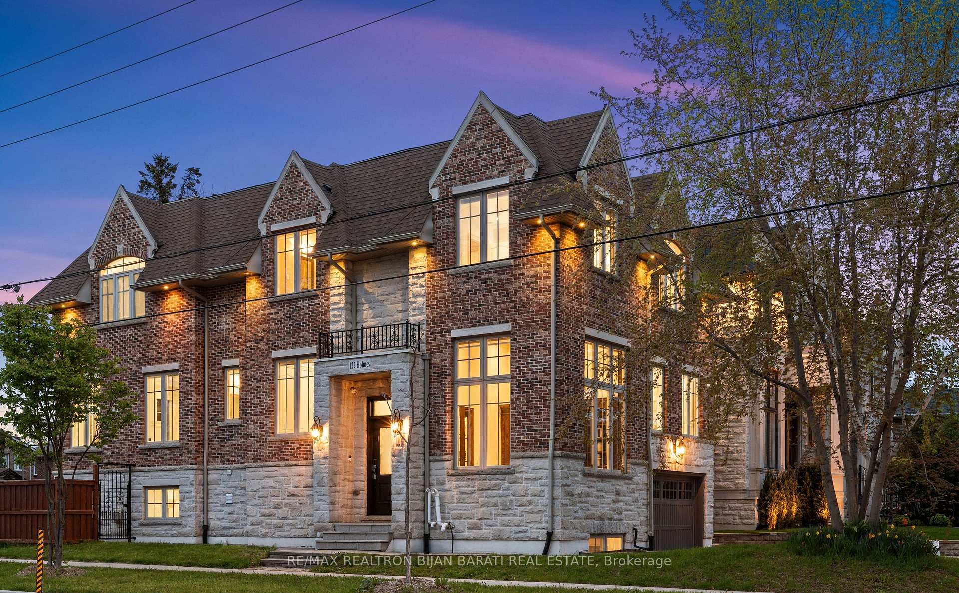 122 Holmes Avenue, Toronto C14, ON M2N 4M6