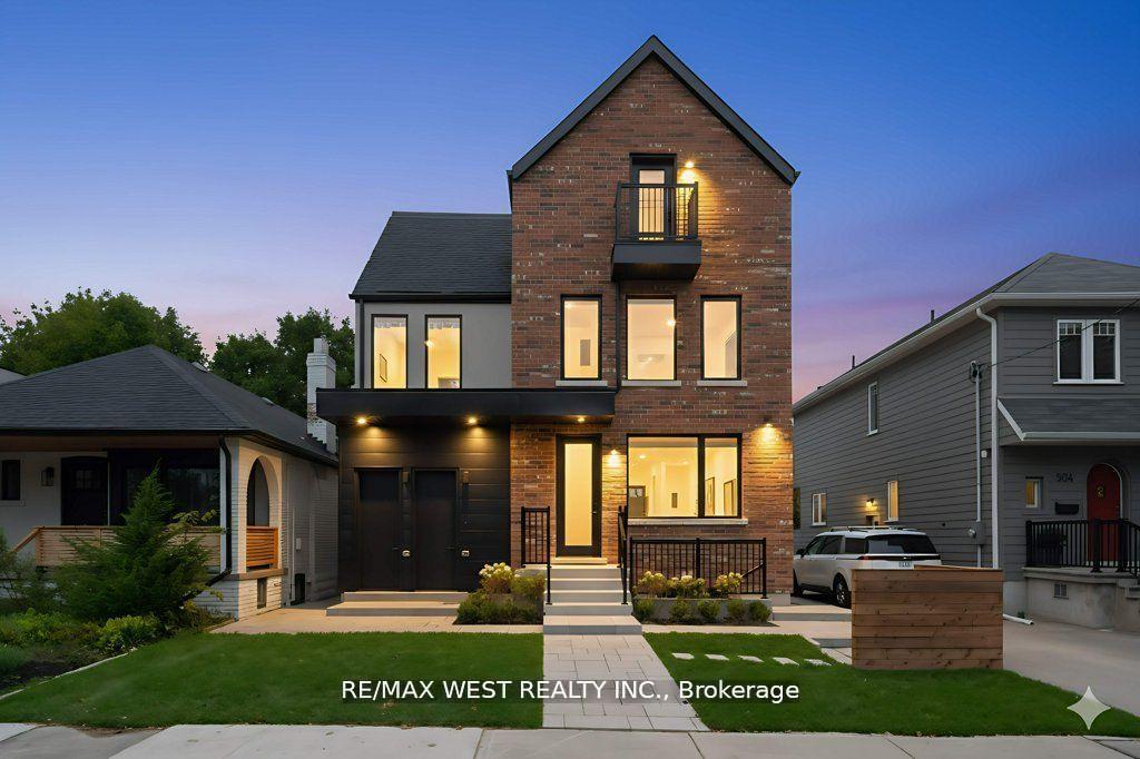 502 Atlas Avenue C, Toronto C03, ON M6C 3R3