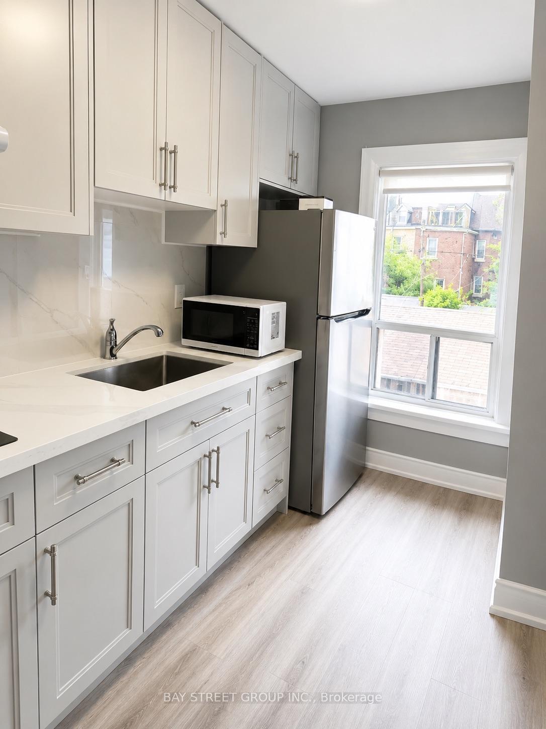 319 Clinton Street, Toronto C01, ON M6G 2Y7