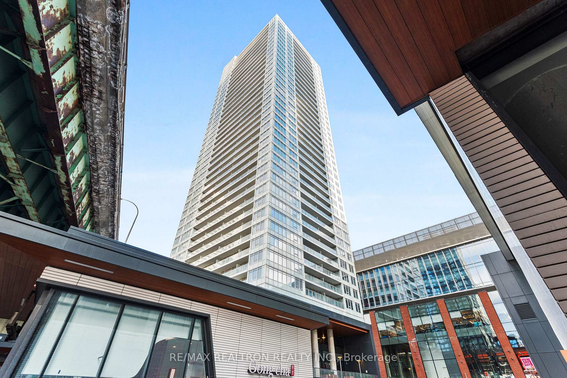 17 Bathurst Street 2508, Toronto C01, ON M5V 0N1