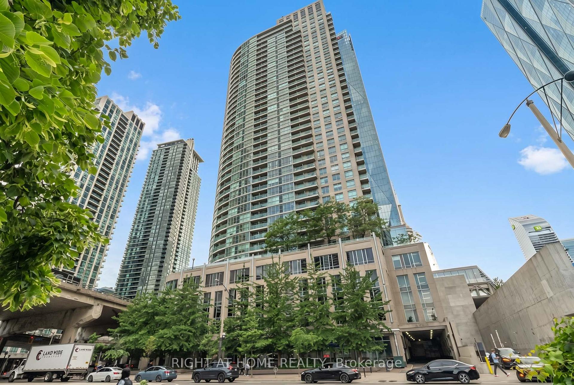 18 Yonge Street 1813, Toronto C01, ON M5E 1Z8