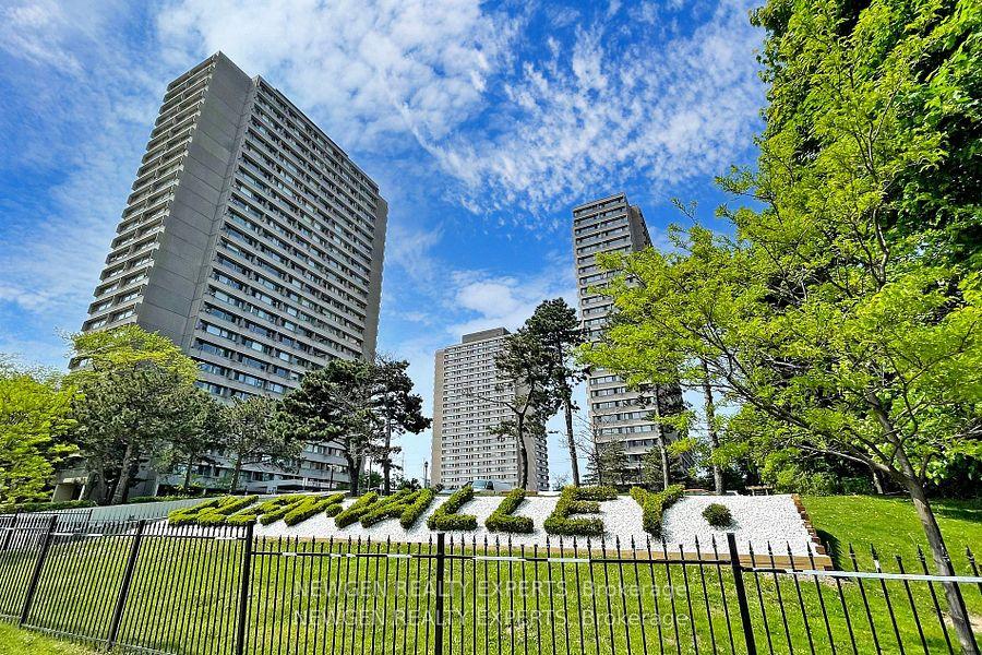 715 Don Mills Road PH08, Toronto C11, ON M3C 1S5