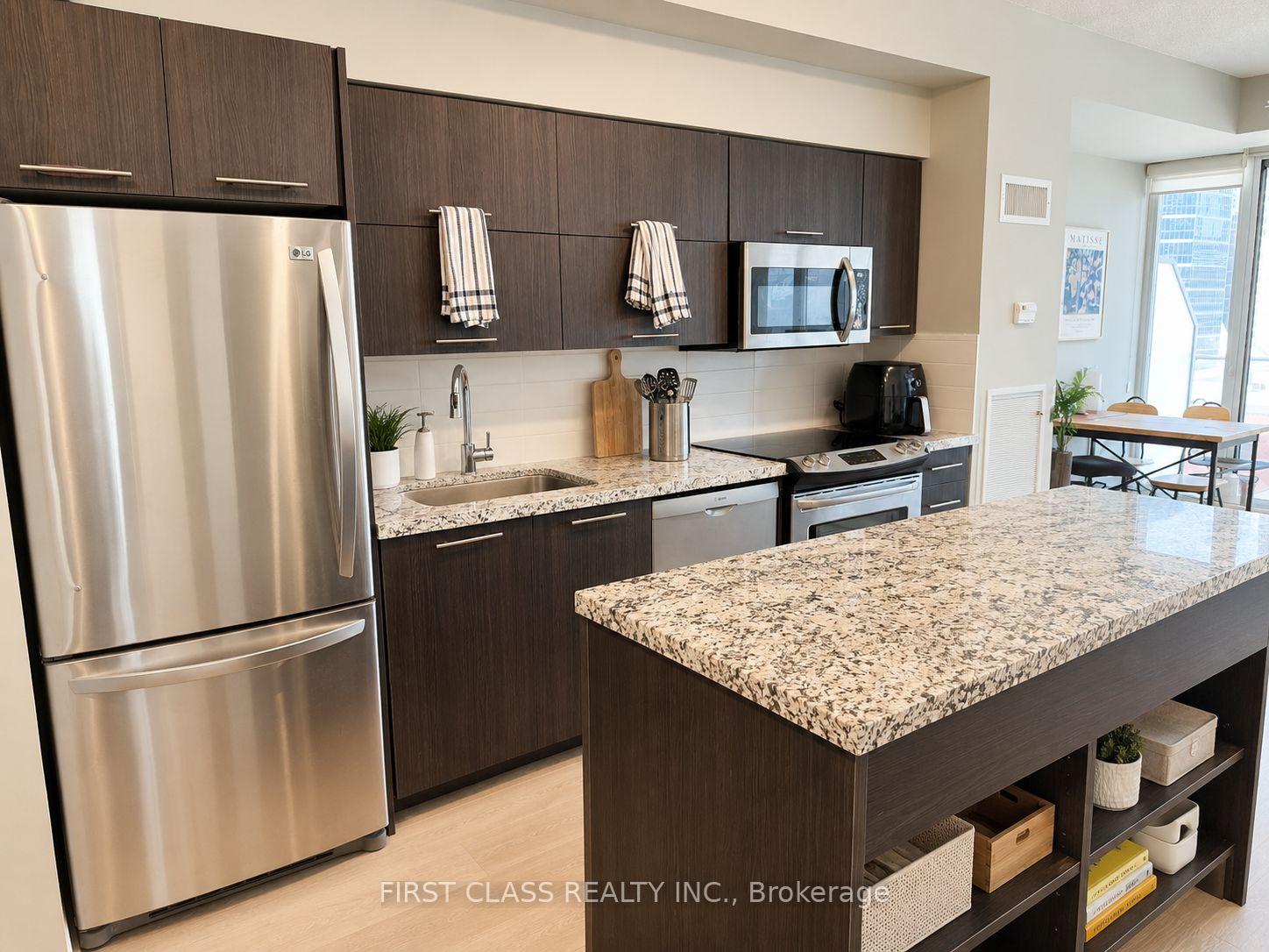 126 Simcoe Street 903, Toronto C01, ON M5H 4E6