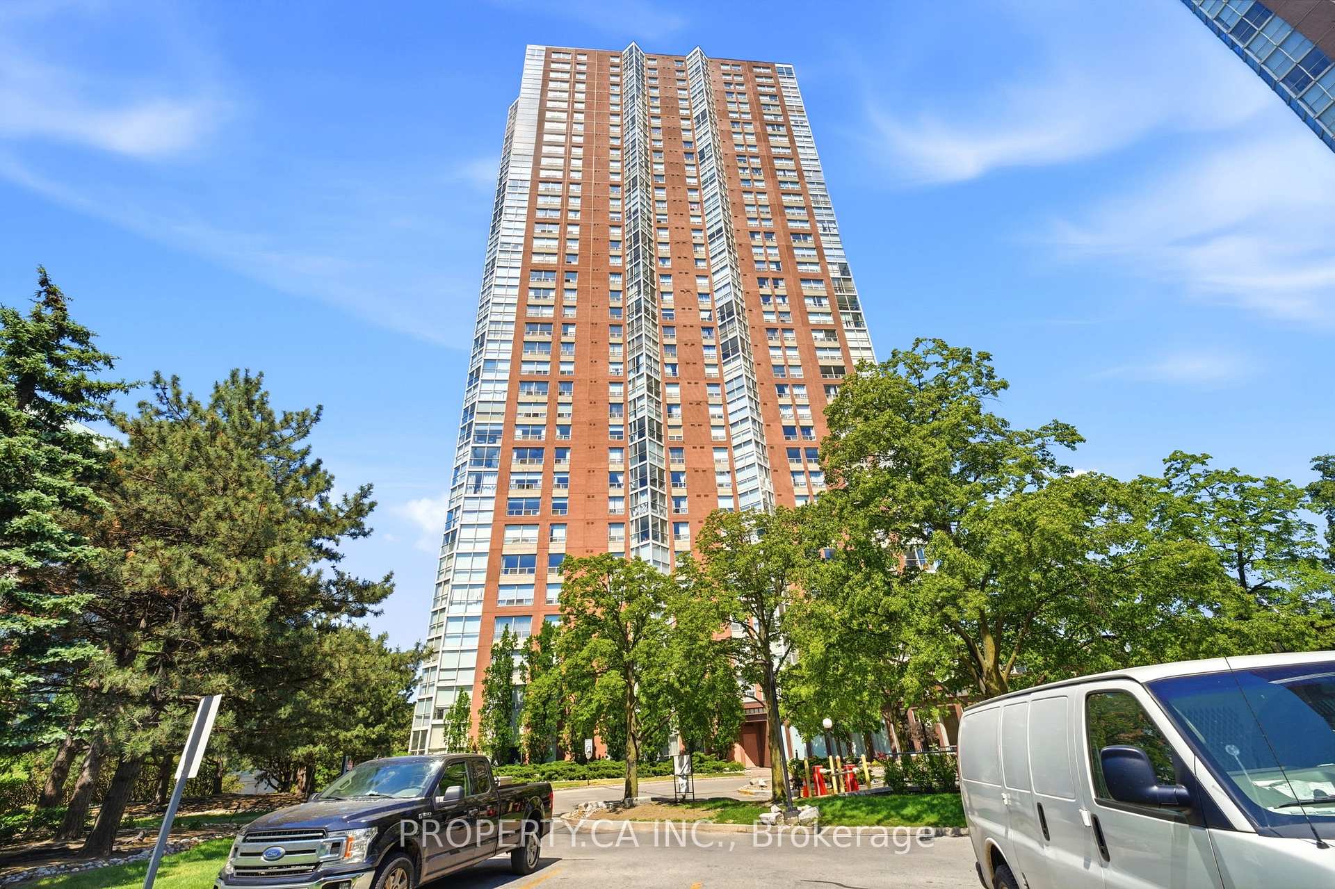 7 Concorde Place 1108, Toronto C13, ON M3C 3N4