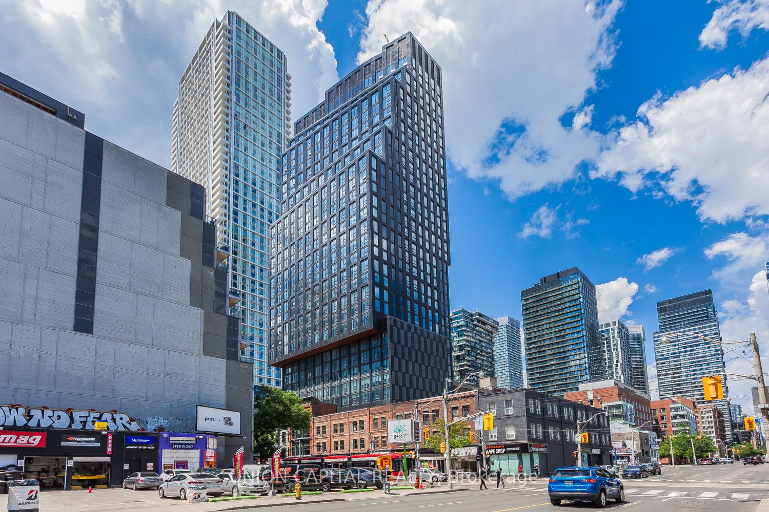 100 Queen Street 909, Toronto C08, ON M5C 0B5
