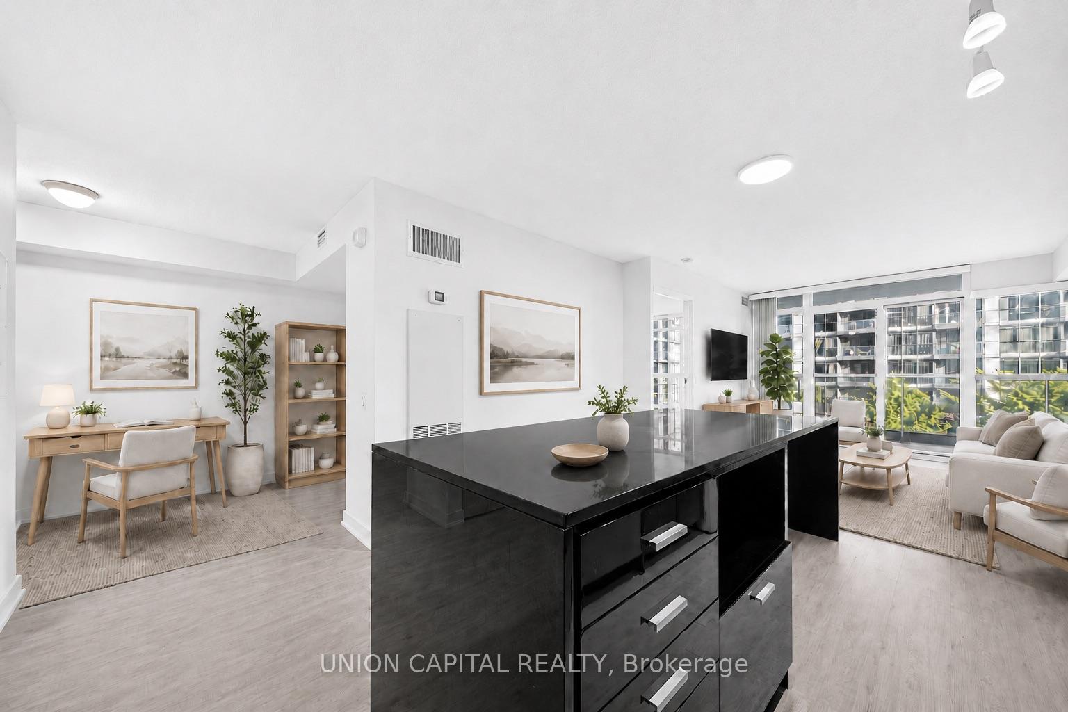 15 Singer Court 315, Toronto C15, ON M2K 0B1