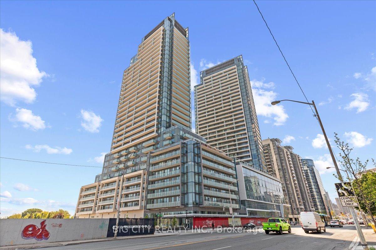 7 Golden Lion Heights 2001, Toronto C14, ON M2M 0C1