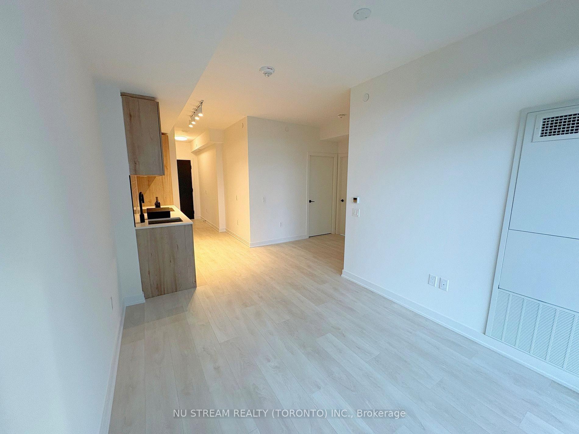 117 Broadway Avenue 3404, Toronto C10, ON M4P 1V3