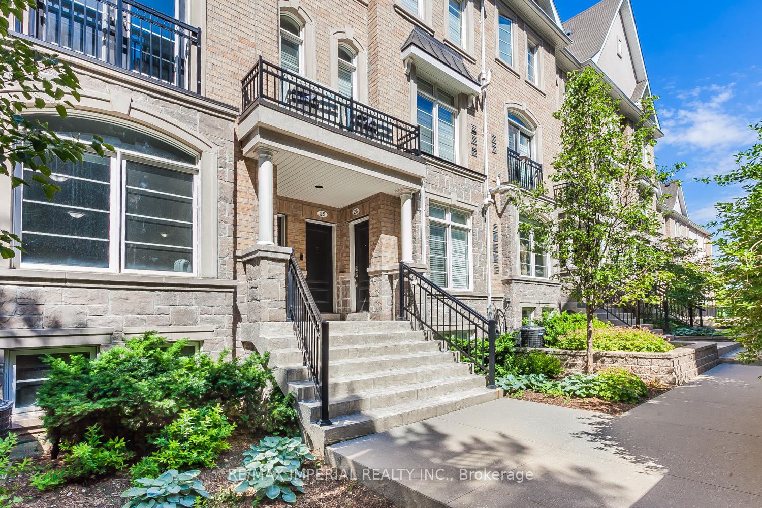 39 Drewry Avenue 22, Toronto C07, ON M2M 0B4