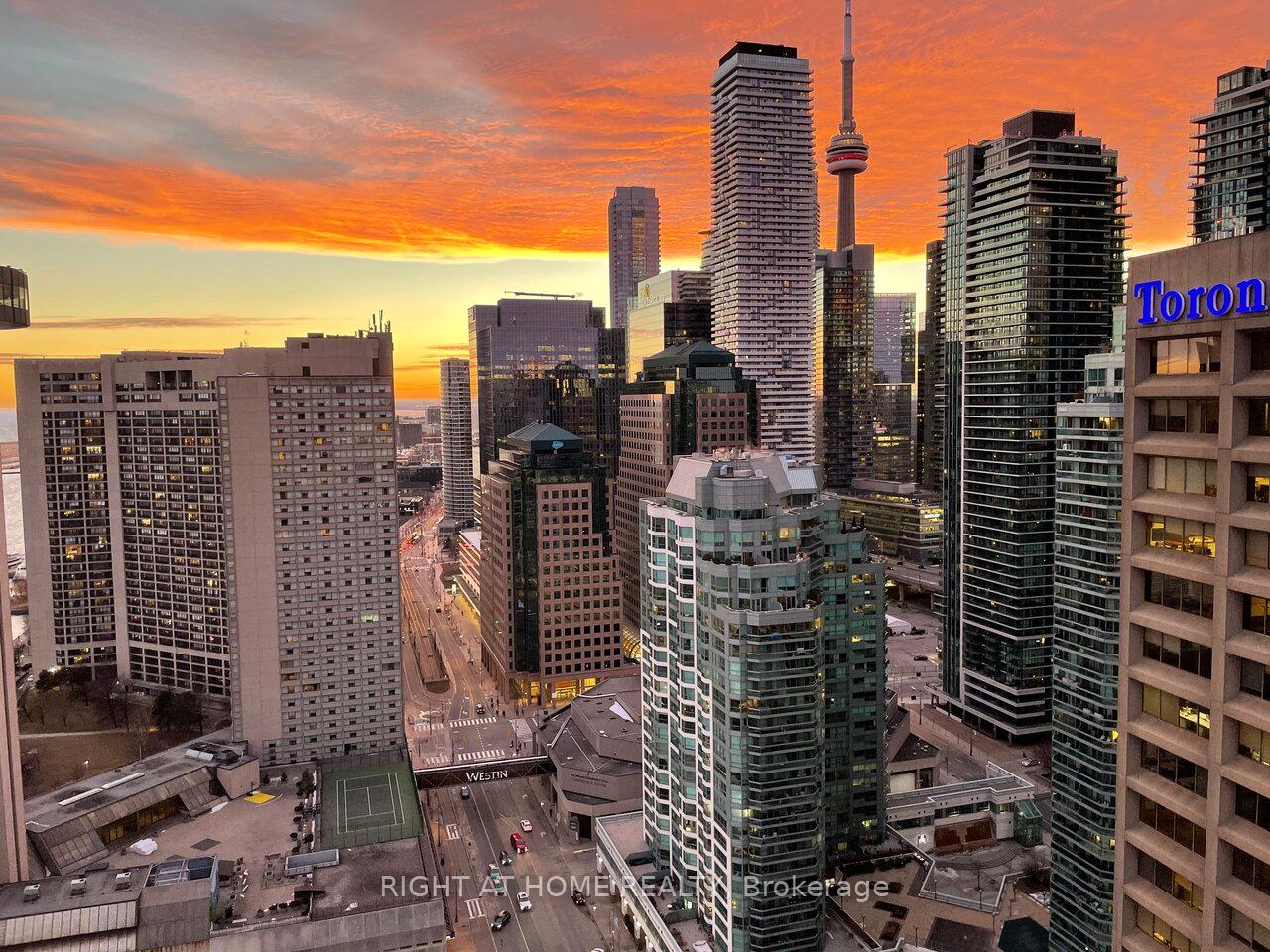 15 Queens Quay N/A E 2404, Toronto C08, ON M5E 0C5