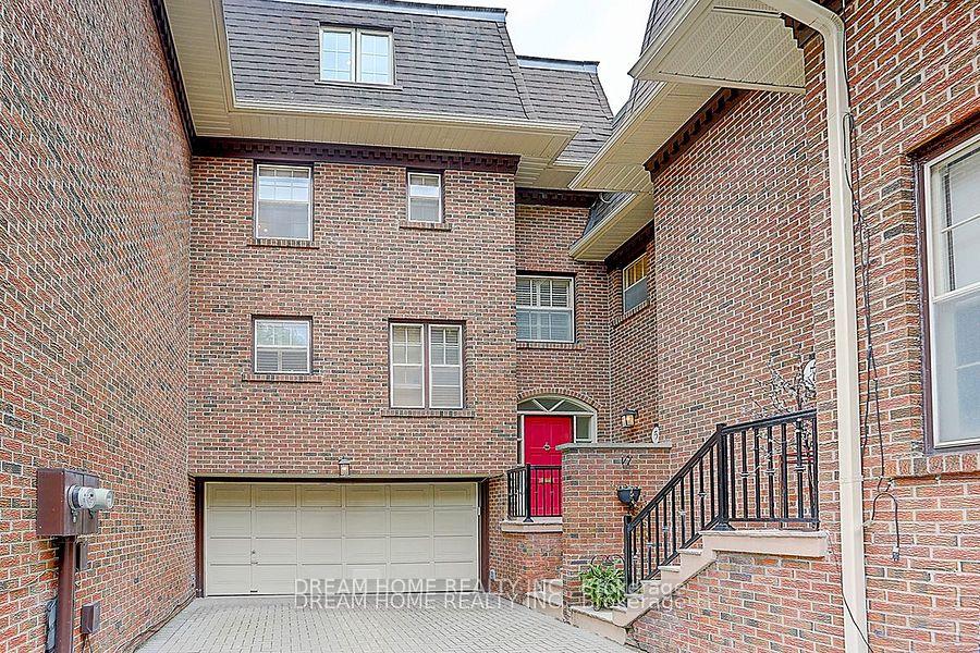 5 Scotch Elmway Avenue, Toronto C12, ON M4N 3N4