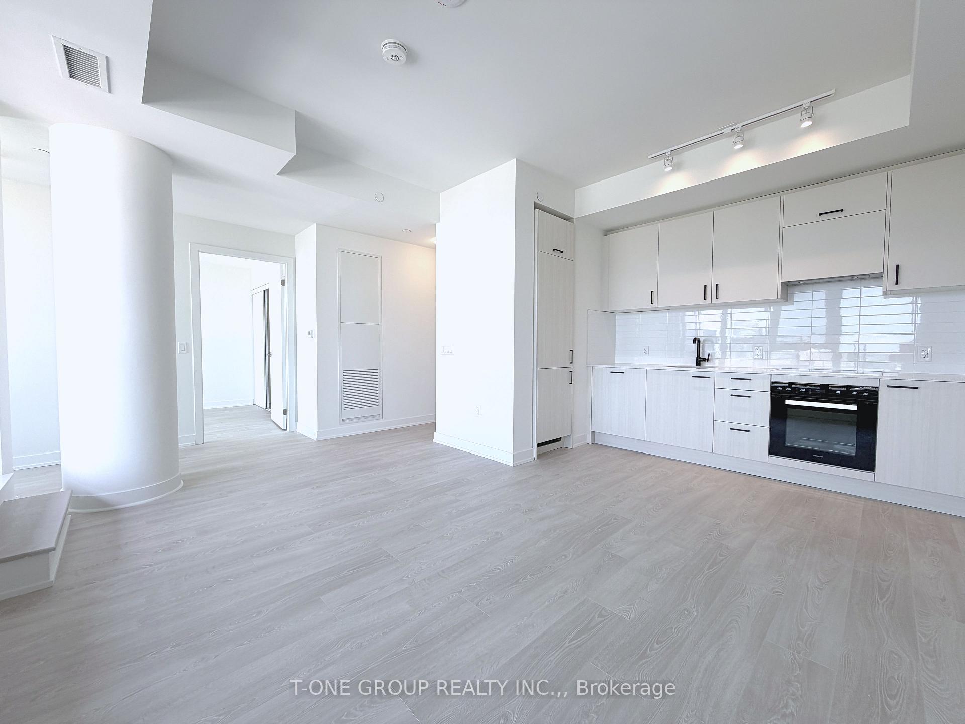 5 Quarrington Lane 1807, Toronto C13, ON M3C 0S5