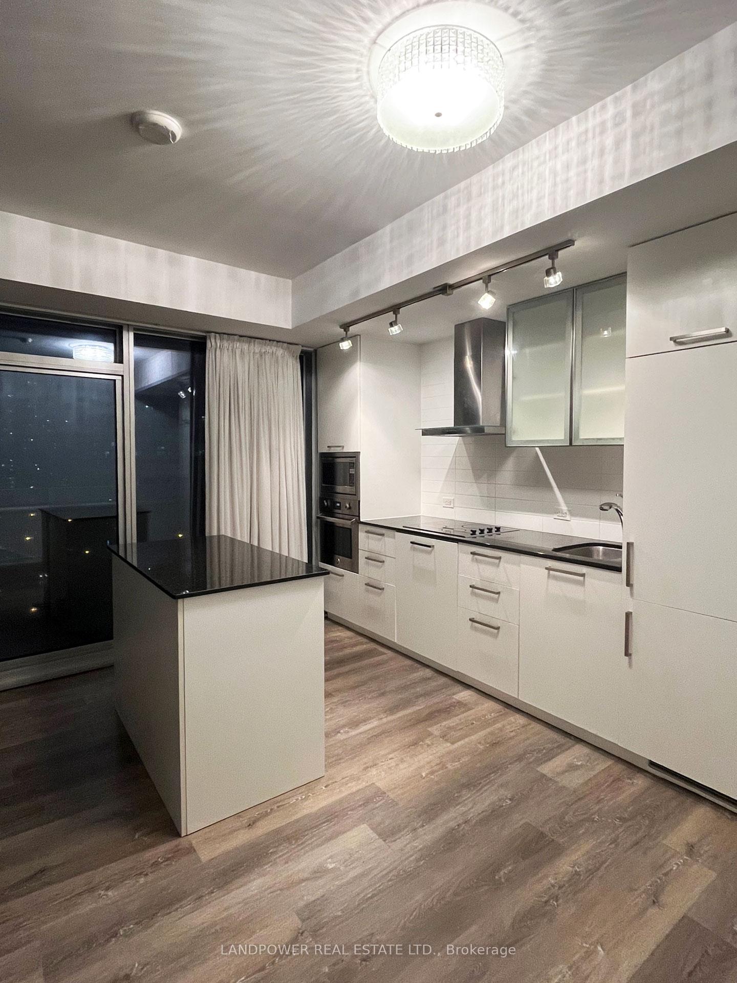 12 York Street 1010, Toronto C01, ON M5J 0A9