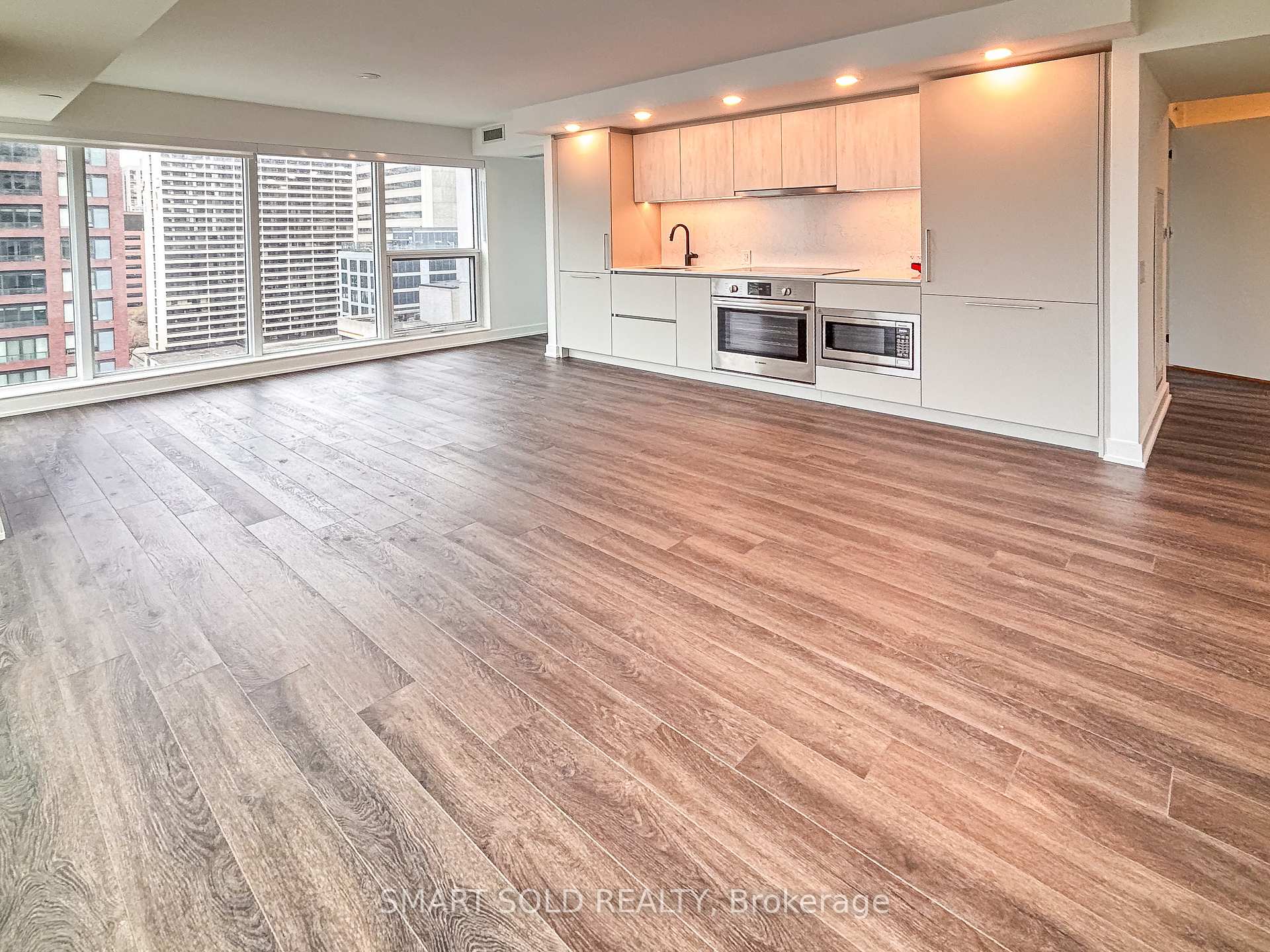 609 Sherbourne Street 1402, Toronto C08, ON M4X 1K7