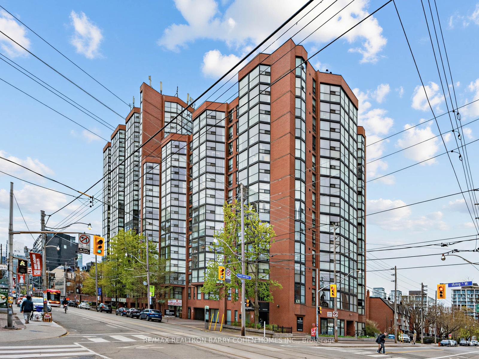 725 King Street W 303, Toronto C01, ON M5V 2W9