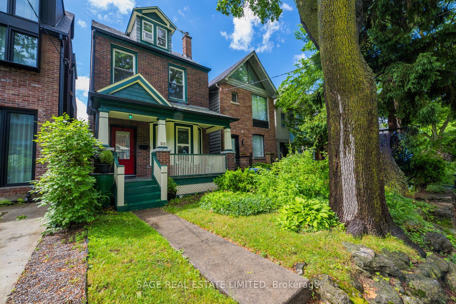 25 Helena Avenue, Toronto C02, ON M6G 2H3