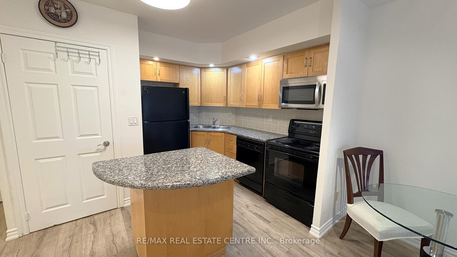250 Wellington Street 1729, Toronto C01, ON M5V 3P6