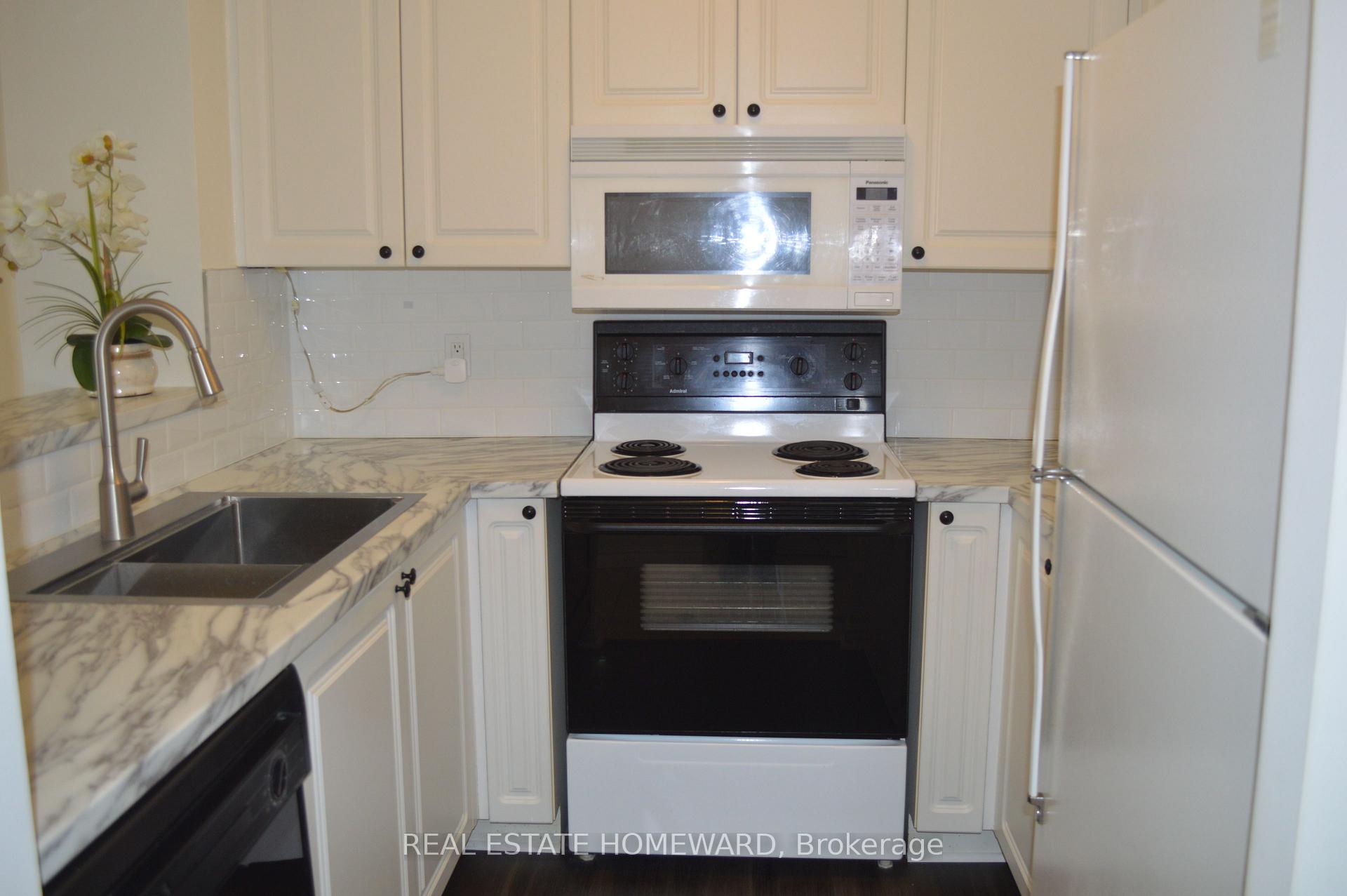 18 Pemberton Avenue 1101, Toronto C14, ON M2M 4K9