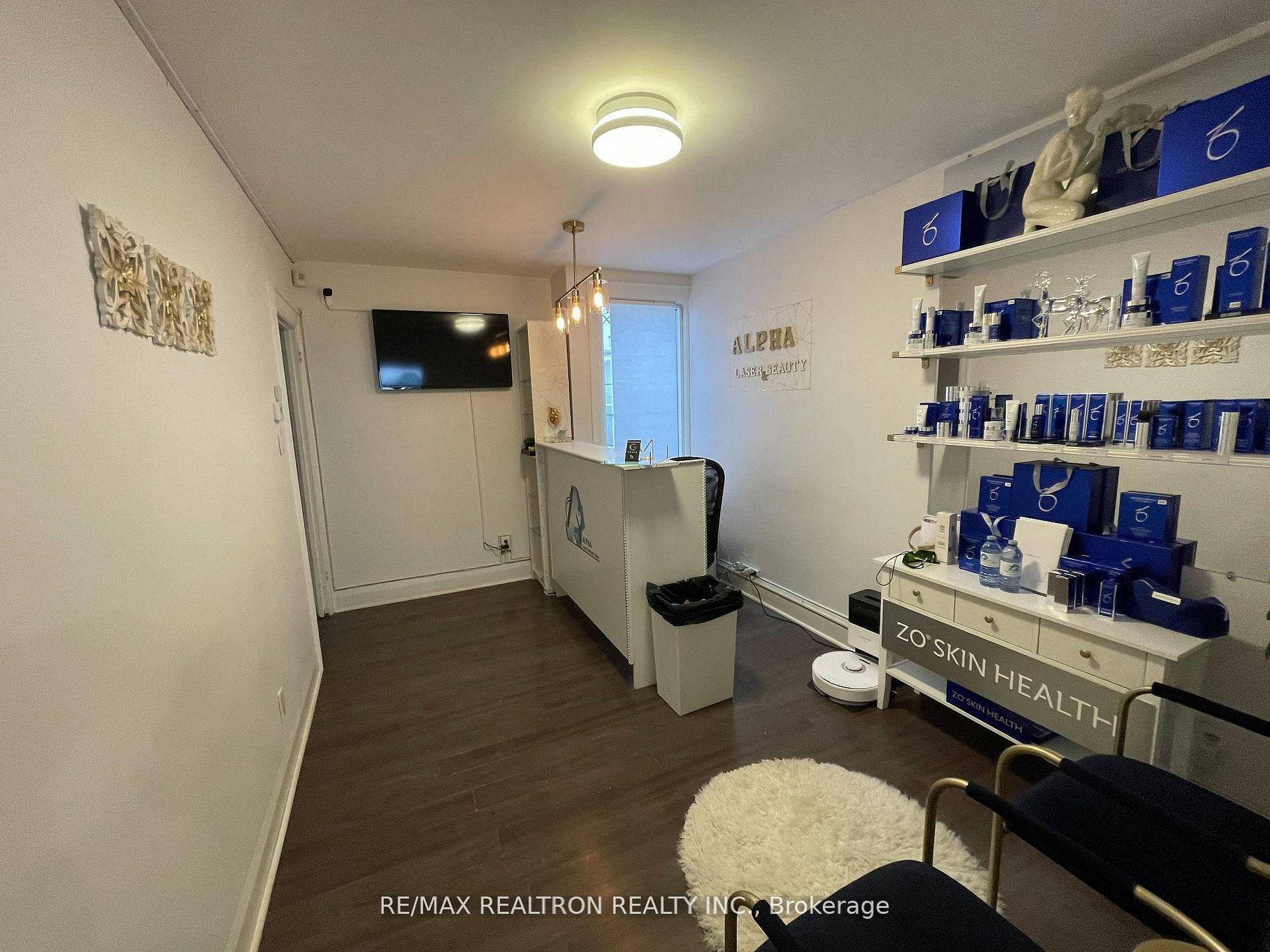 3331A Yonge Street E, Toronto C04, ON M4N 2L9