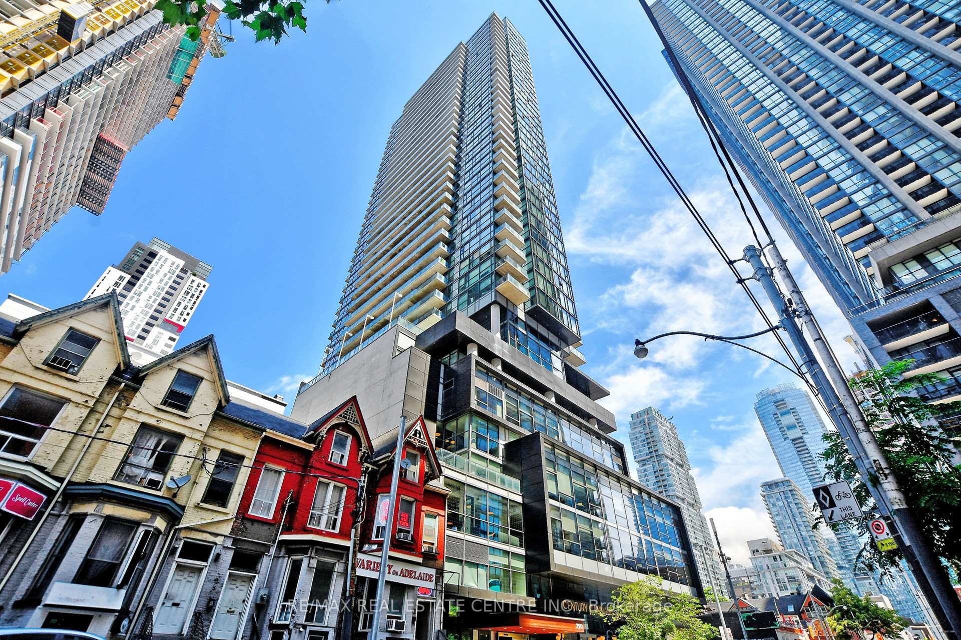290 Adelaide Street 3611, Toronto C01, ON M5V 0P3