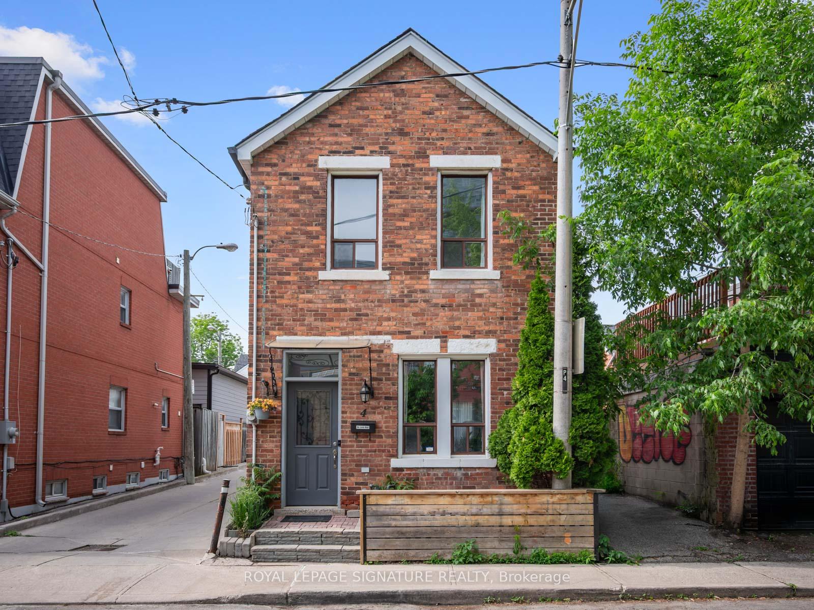 4 Whitaker Avenue, Toronto C01, ON M6J 1A1