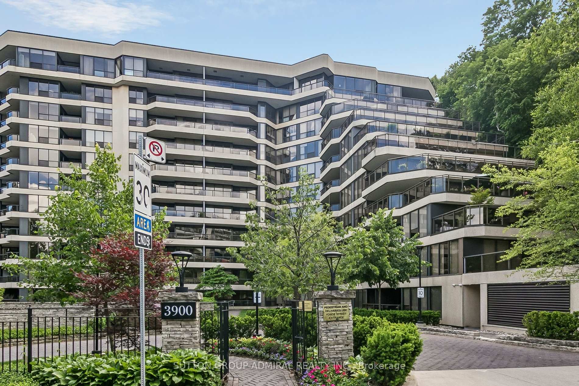 3900 Yonge Street 301, Toronto C04, ON M4N 3N6